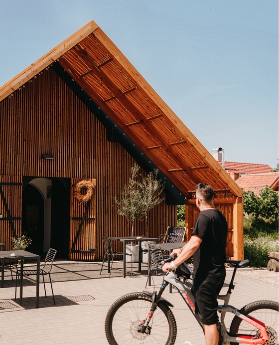 Winebistro s cyklistou